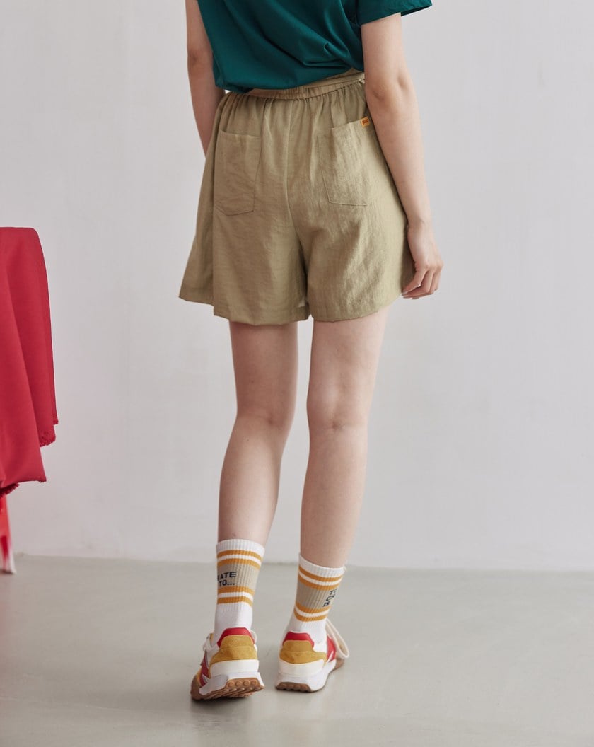 輕薄打褶綁帶寬鬆短褲(兩色)