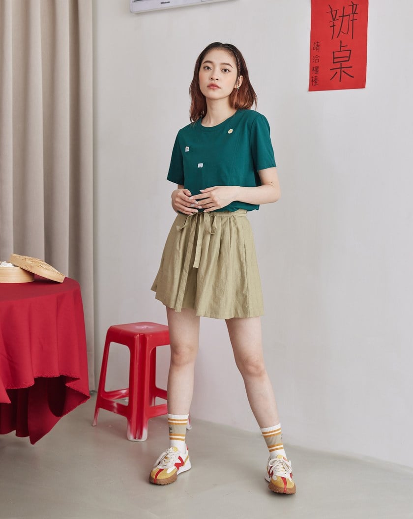 輕薄打褶綁帶寬鬆短褲(兩色)