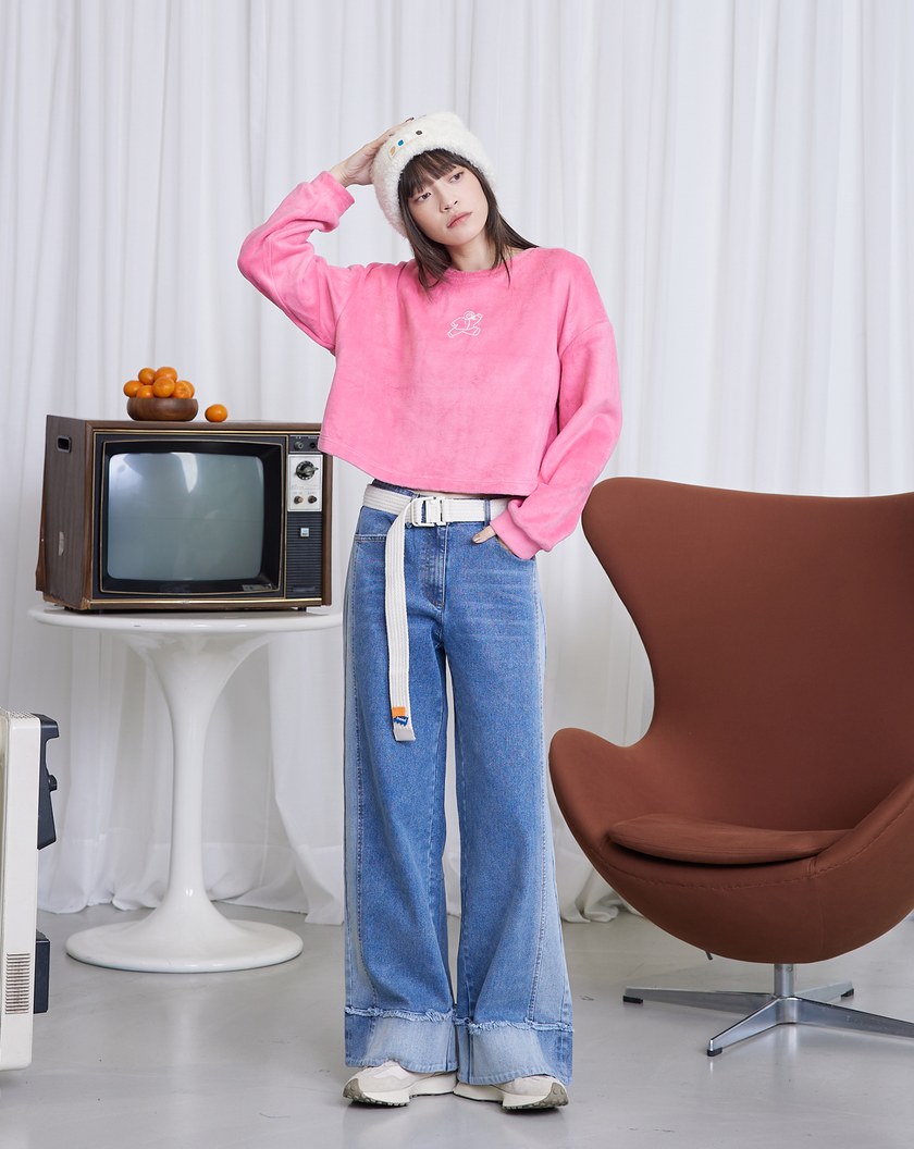 穿羽絨服的雪人毛毛短版大學T(兩色)