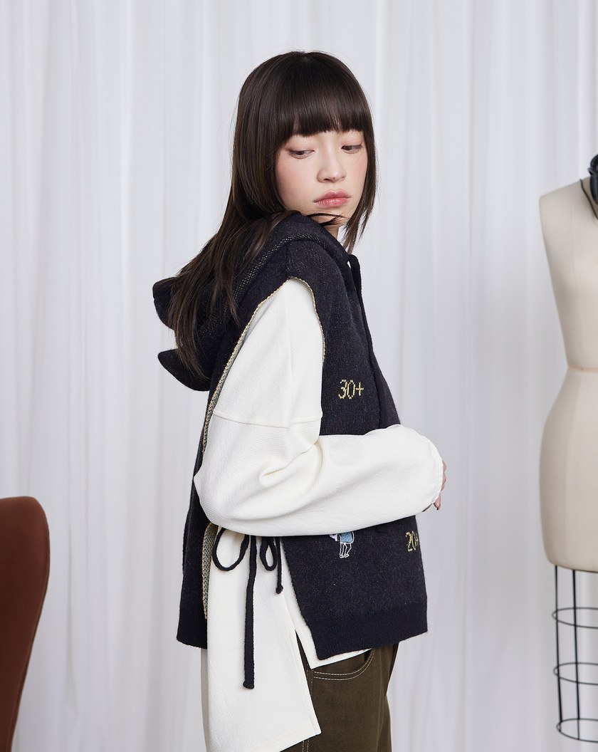 40+動動動起來側簍空連帽毛衣背心(兩色)