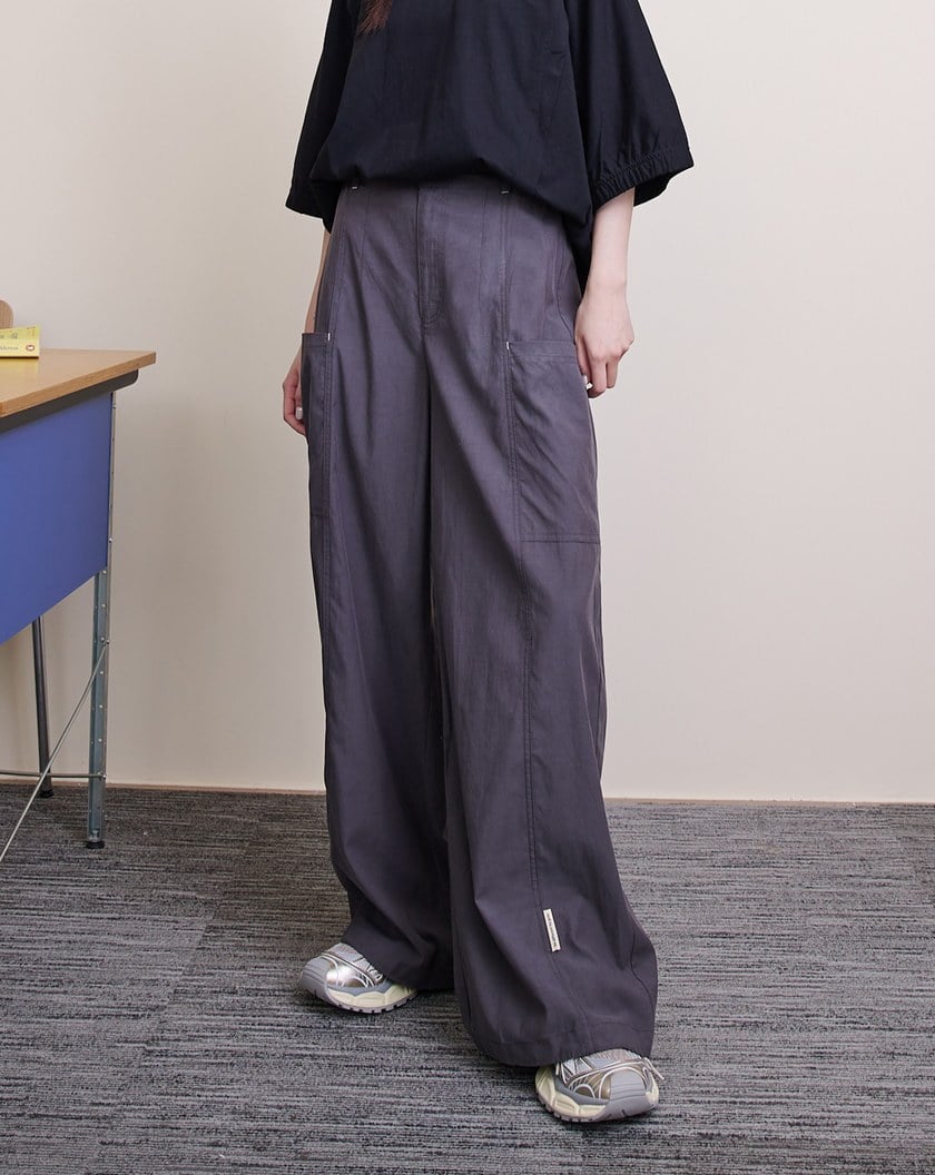 ➤涼感天絲褲腳抽繩口袋造型寬褲(兩色)