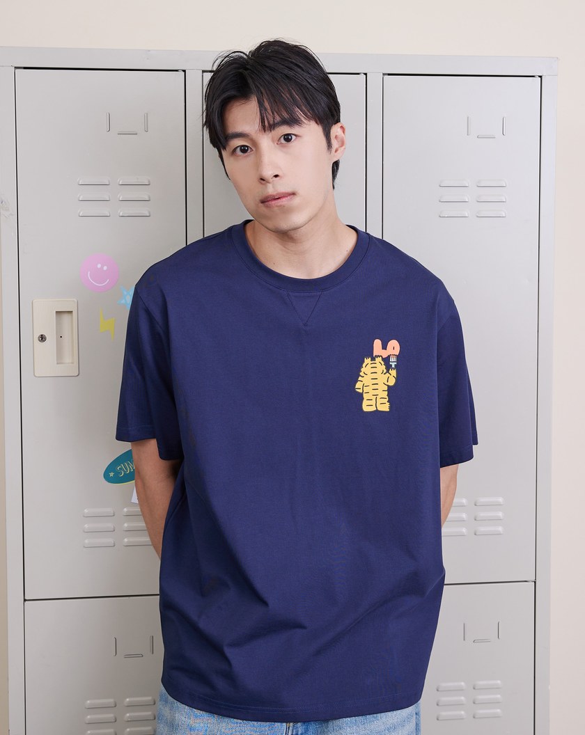 ➤gozox小虎❤️L-O-V-E塗鴉告白戀語T恤(兩色)