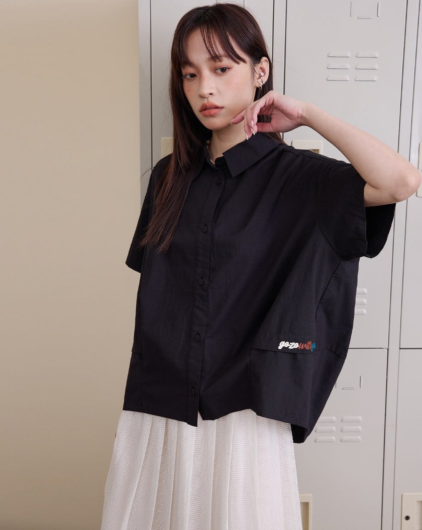 ➤配色繡花廓型短袖襯衫(兩色)