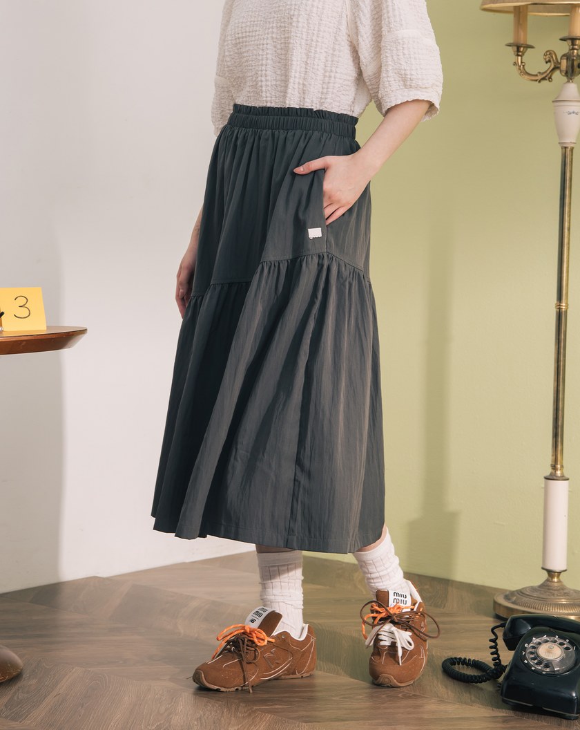 ➤斜邊造型抓褶蛋糕裙(兩色)