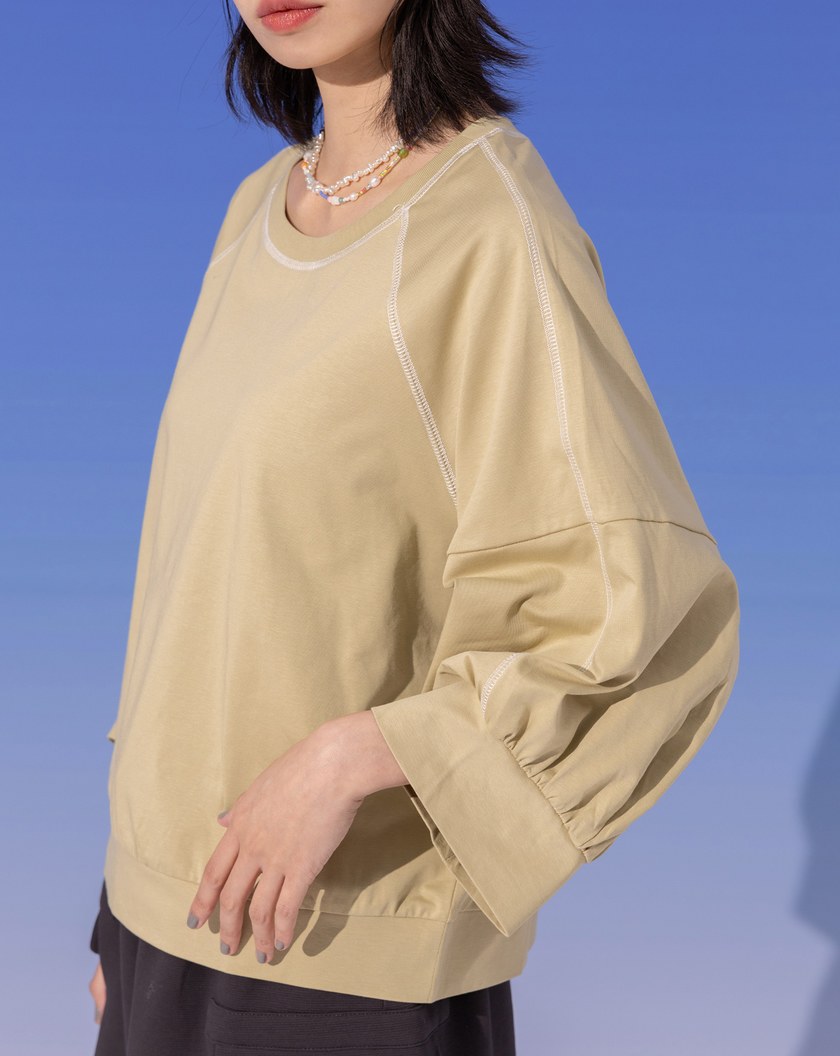 ➤配色壓線七分澎袖涼感上衣