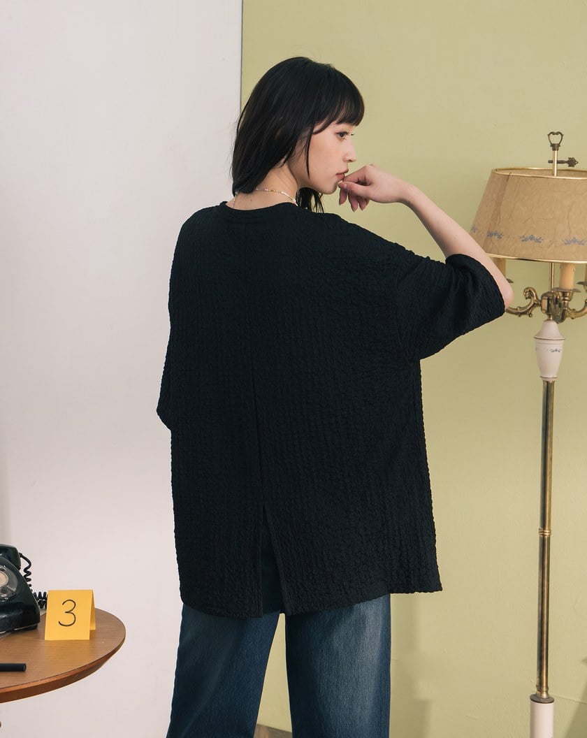 ➤一週飲料繡花皺皺織紋T恤(兩色)