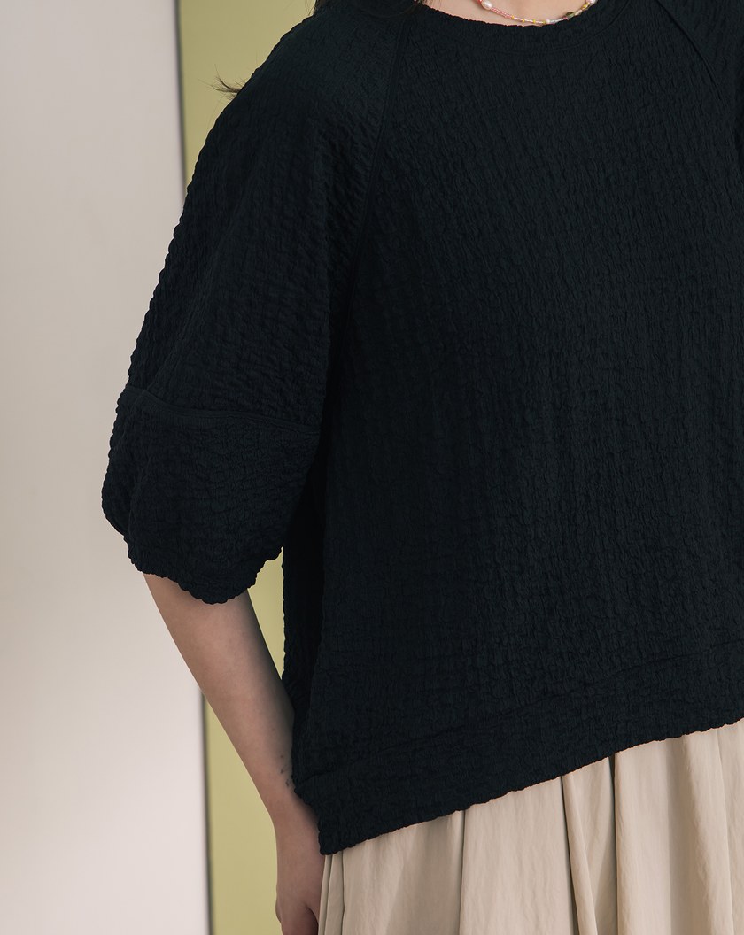 ➤氣球立體剪裁皺皺織紋上衣(兩色)