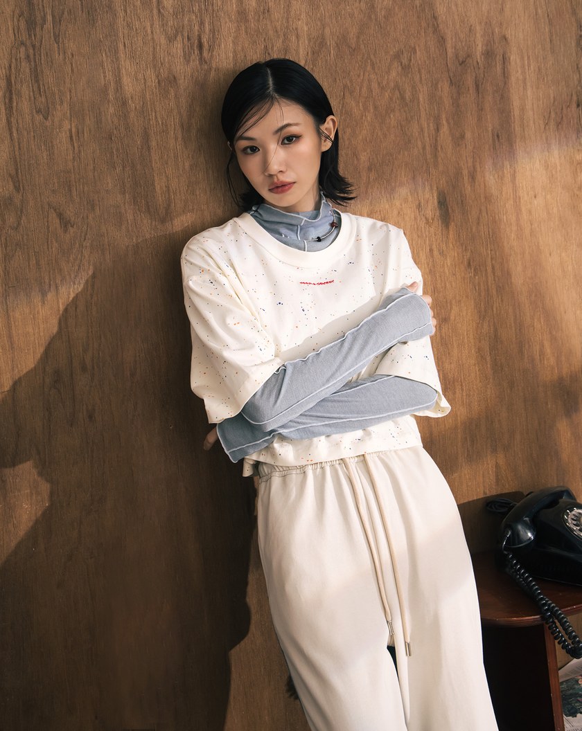 A｜彩色潑墨標語印花廓型短版T恤(兩色)