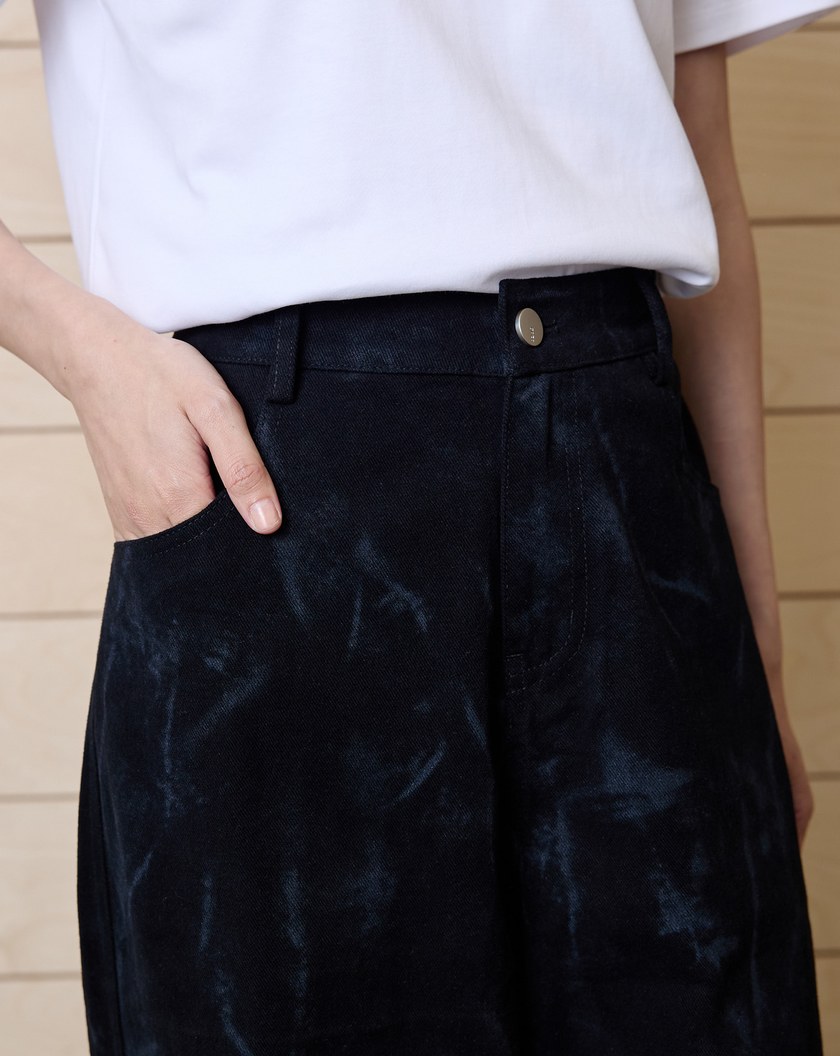 帥氣斑駁感寬鬆彎刀褲(兩色)