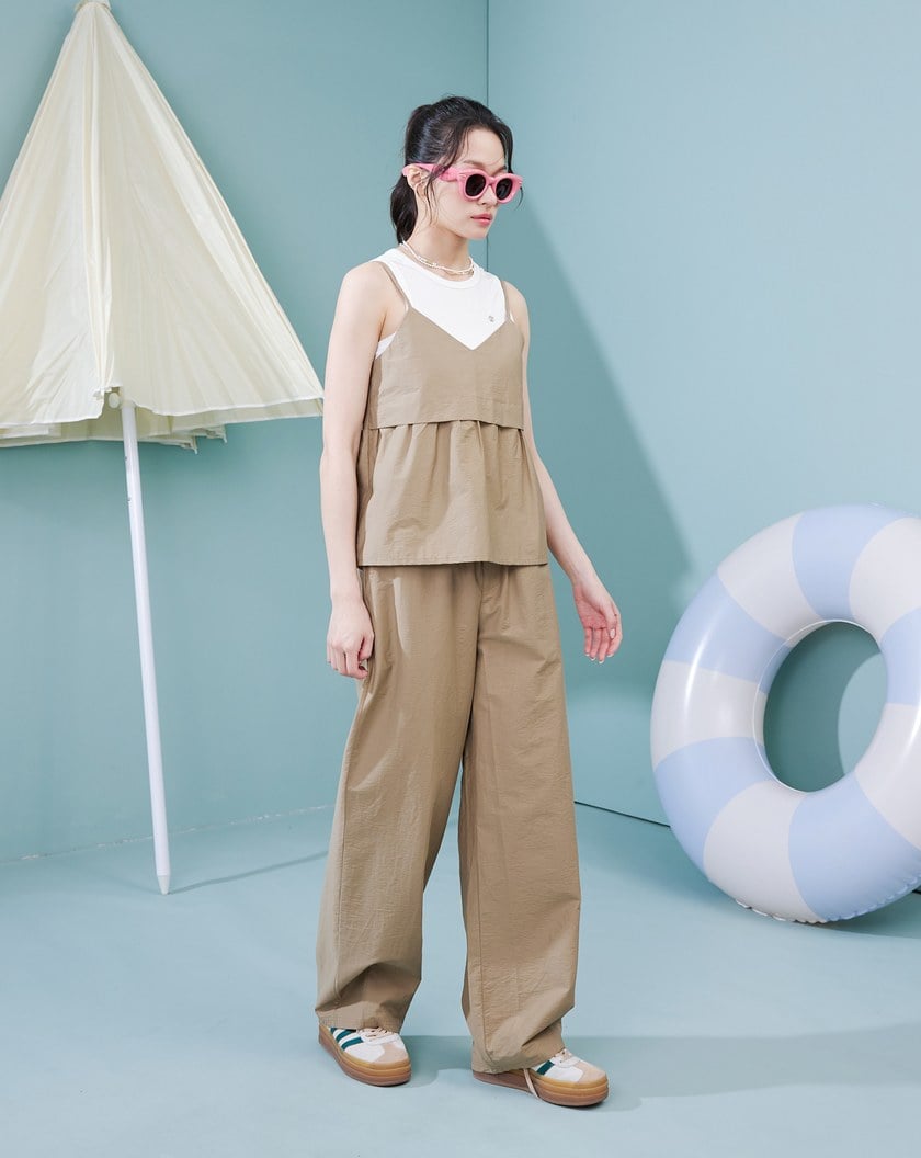 微皺感修身縮口直筒褲(深卡其)