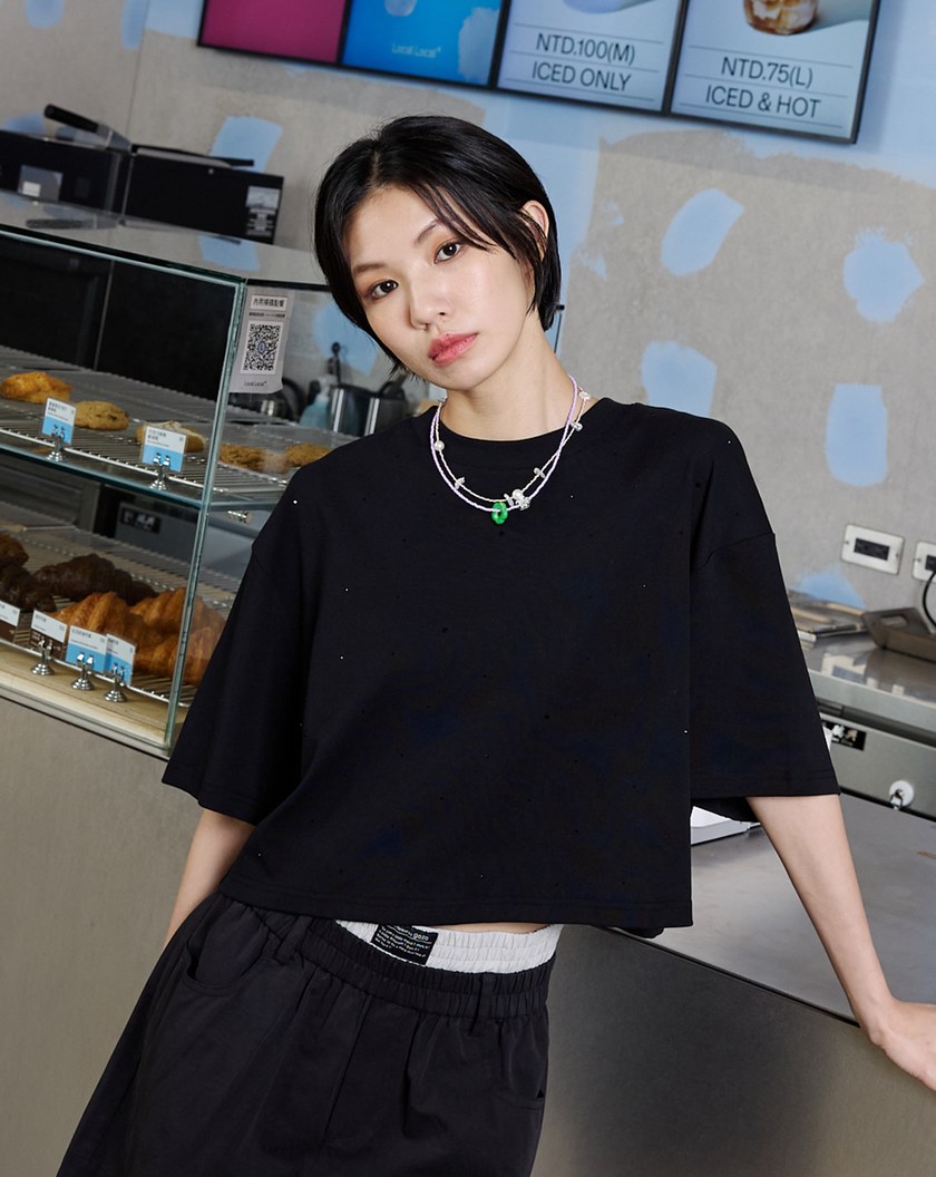 質感燙鑽落肩短版T恤(兩色)