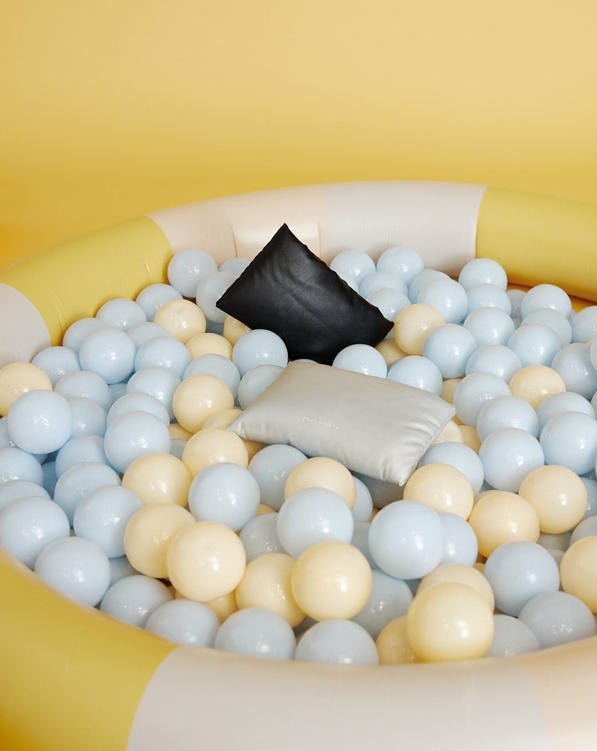 品牌LOGO澎澎羽絨感磁吸小包(兩色)