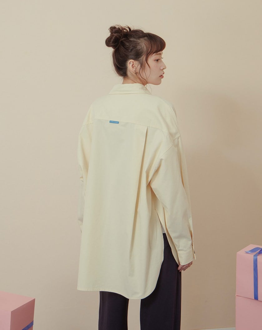 ➤撞色鈕釦造型口袋長版襯衫(兩色)