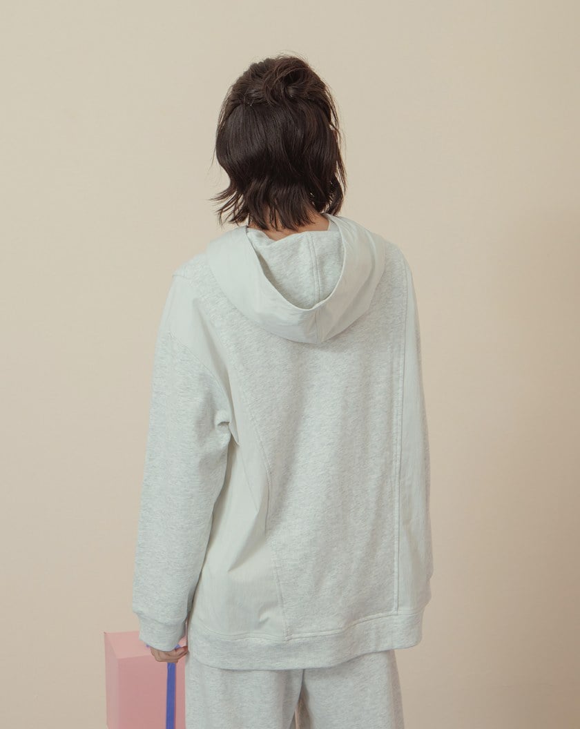 異材質拼接立體袖開衩帽T