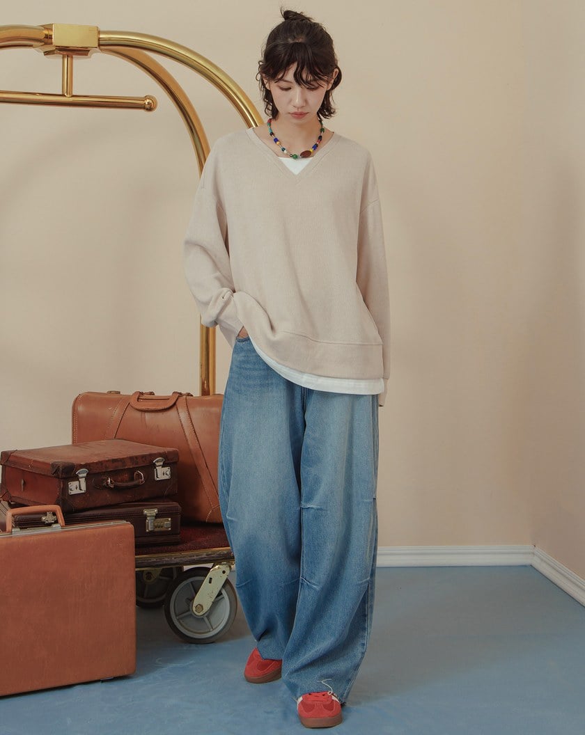 坑條假兩件造型V領落肩上衣(兩色)