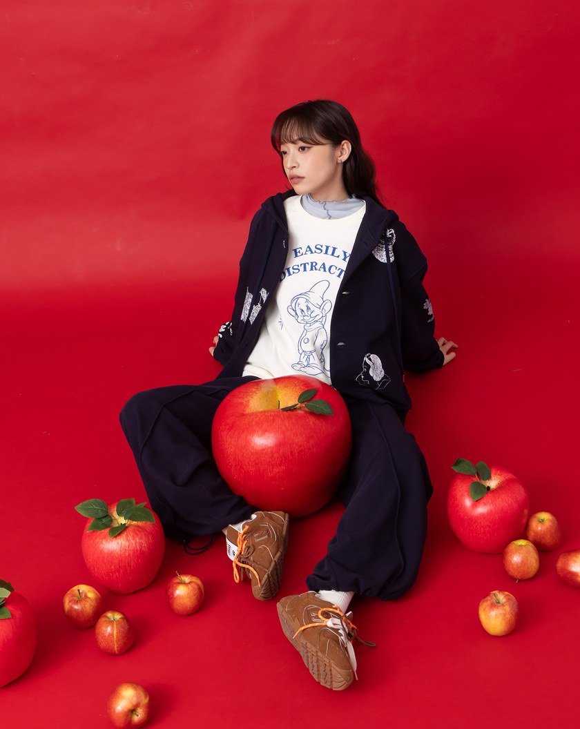 迪士尼系列 糊塗蛋發呆磨毛寬鬆大學T(兩色)