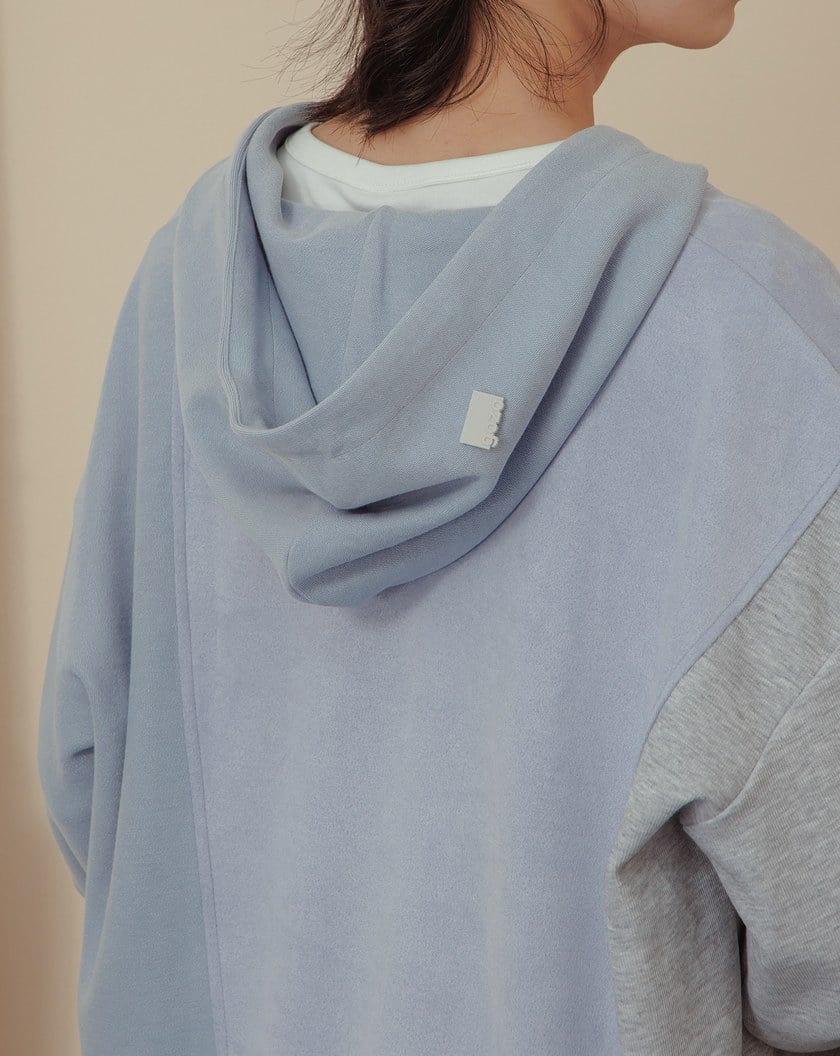 異材質配色拼接V領帽T(兩色)