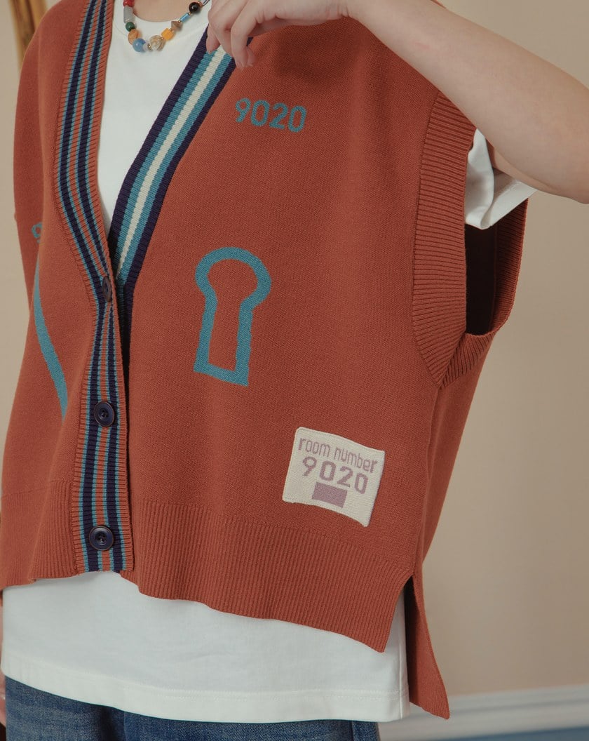 V領撞色落肩緹花針織背心(兩色)