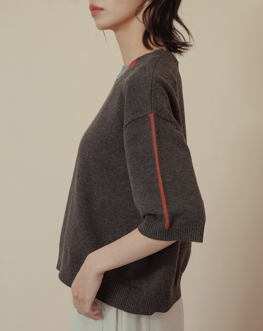 線條色塊拼接短袖針織上衣(兩色)