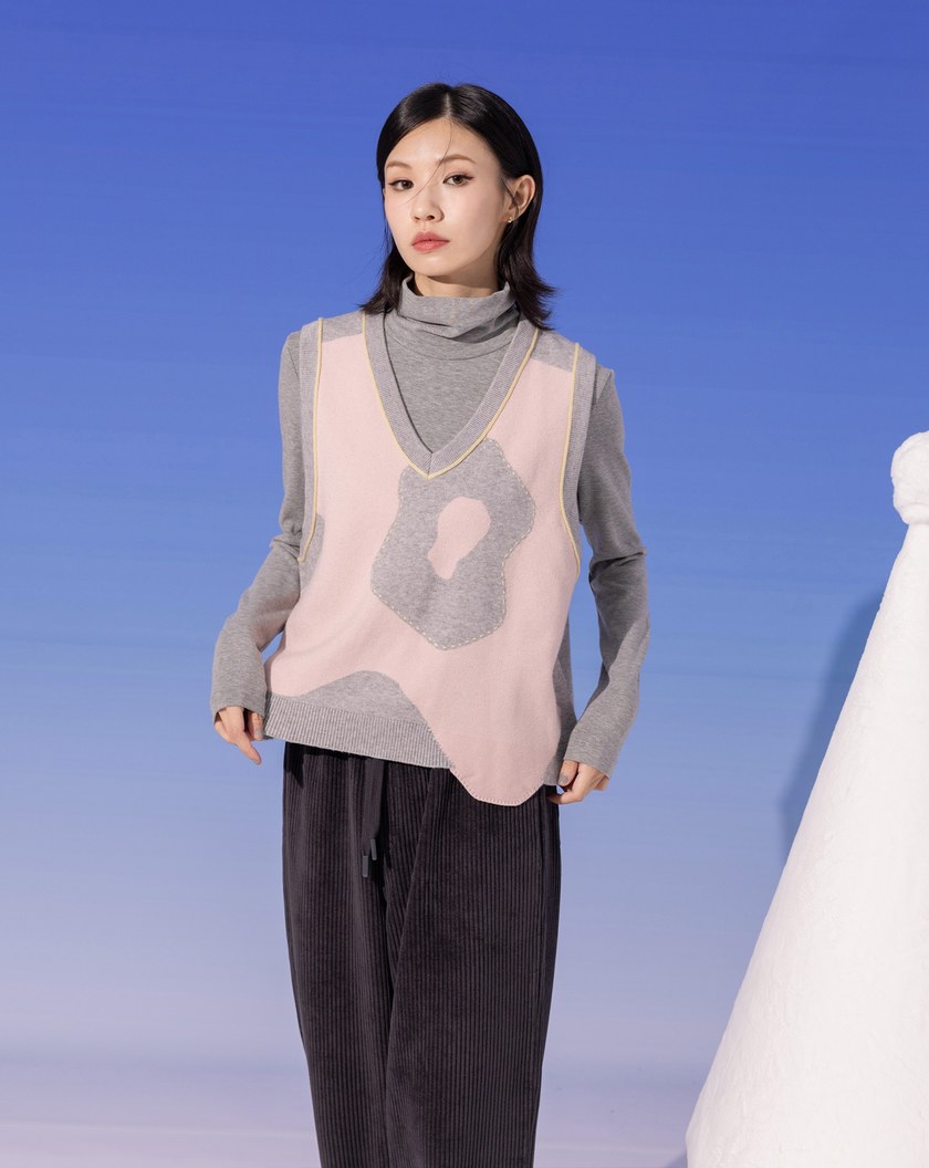 ➤抗起球花朵意象配色毛衣背心(兩色)