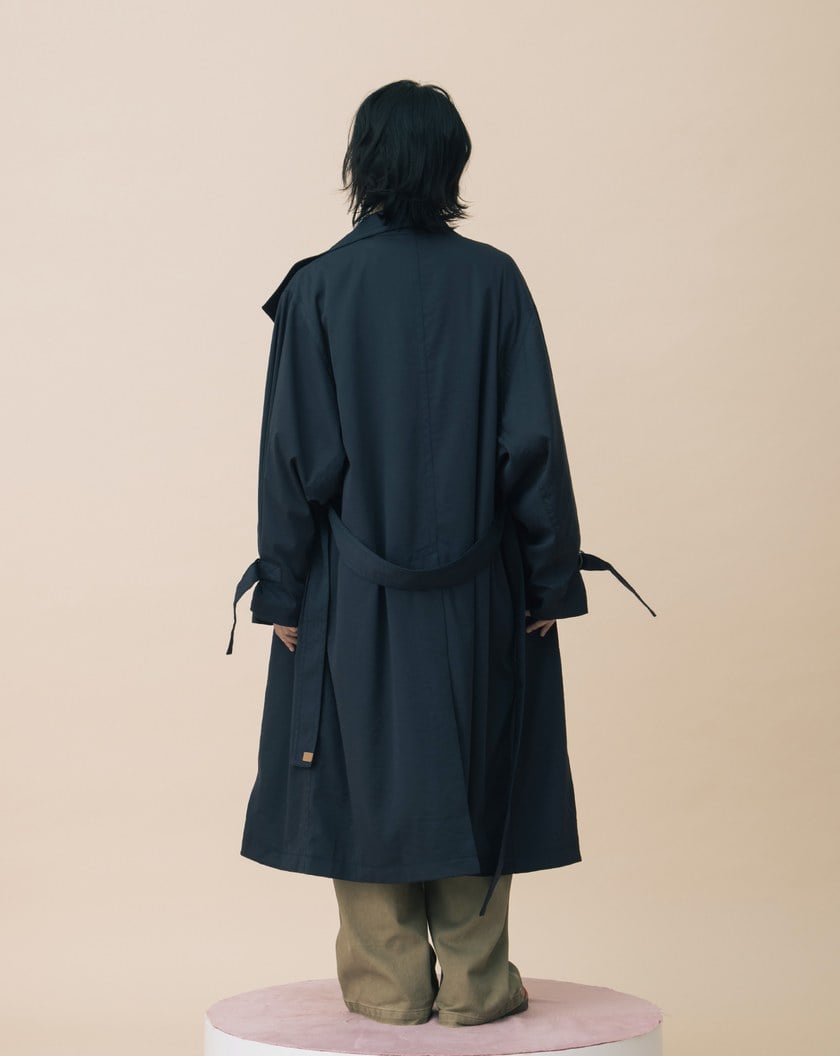 A|抗皺不對稱立體袖長版風衣外套(兩色)