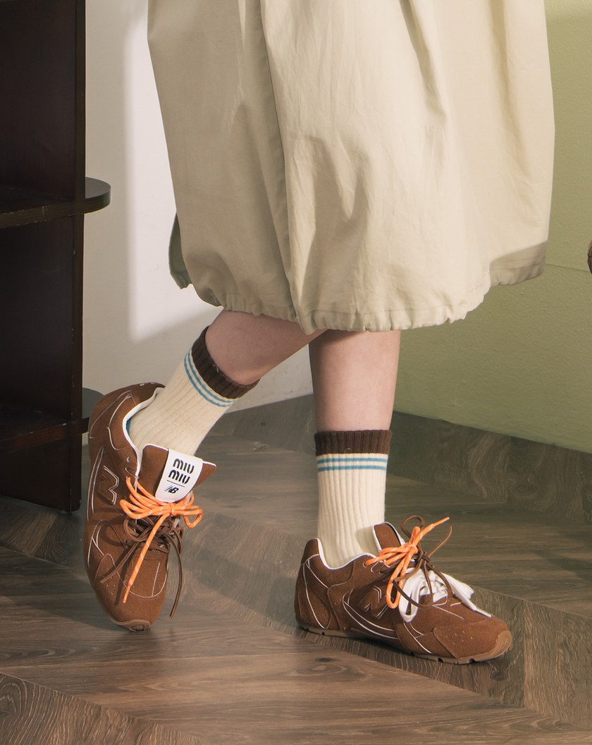 運動風撞色坑條長襪(三色)