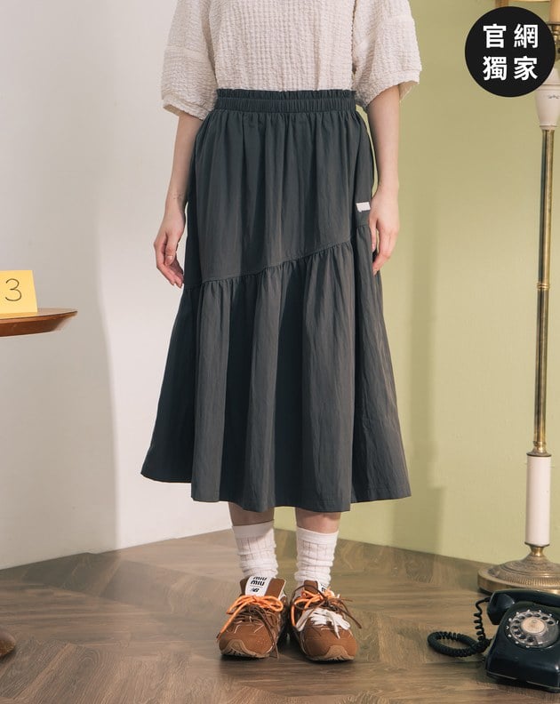 ➤斜邊造型抓褶蛋糕裙(兩色)