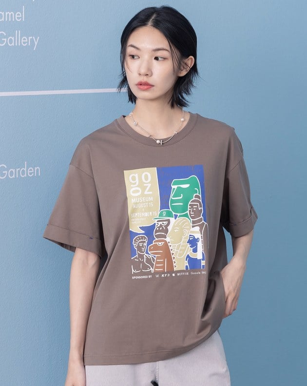 gozo museum海報反褶袖寬鬆涼感T恤(兩色)