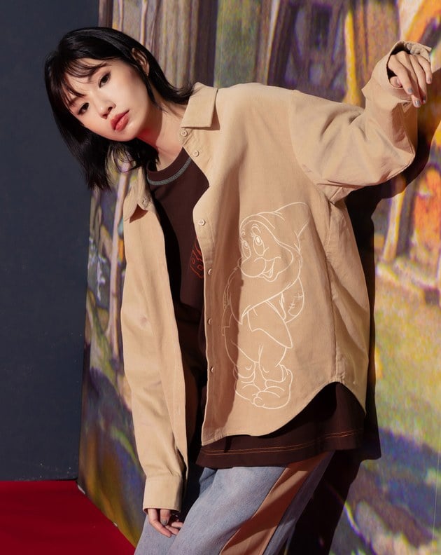 迪士尼系列 害羞鬼立體繡花條絨長袖襯衫(兩色)