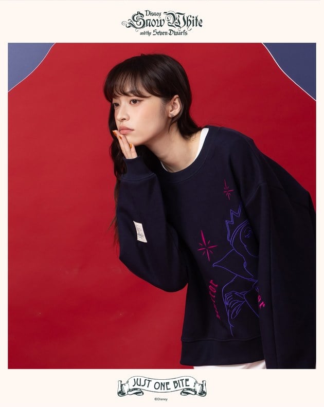 迪士尼系列 魔鏡壞皇后立體拋袖刷毛大學T