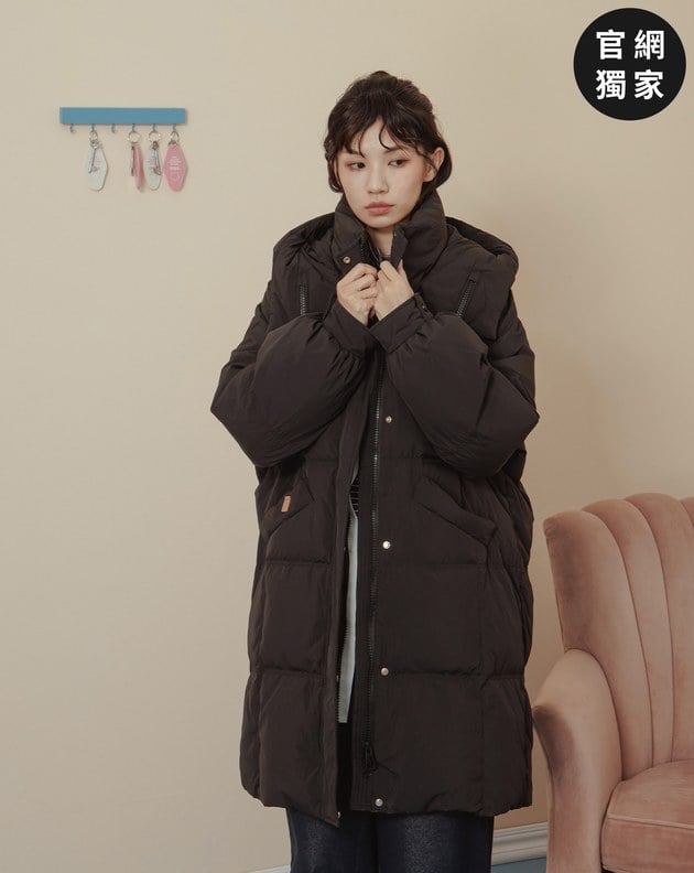 ➤造型拉鍊裝飾連帽長版羽絨外套(兩色)