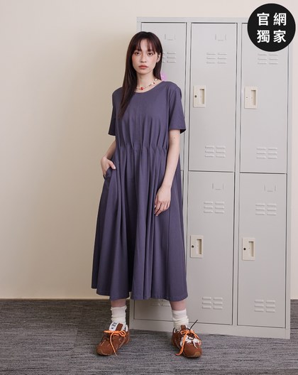 ➤顯瘦抓褶收腰圓領短袖洋裝(兩色)