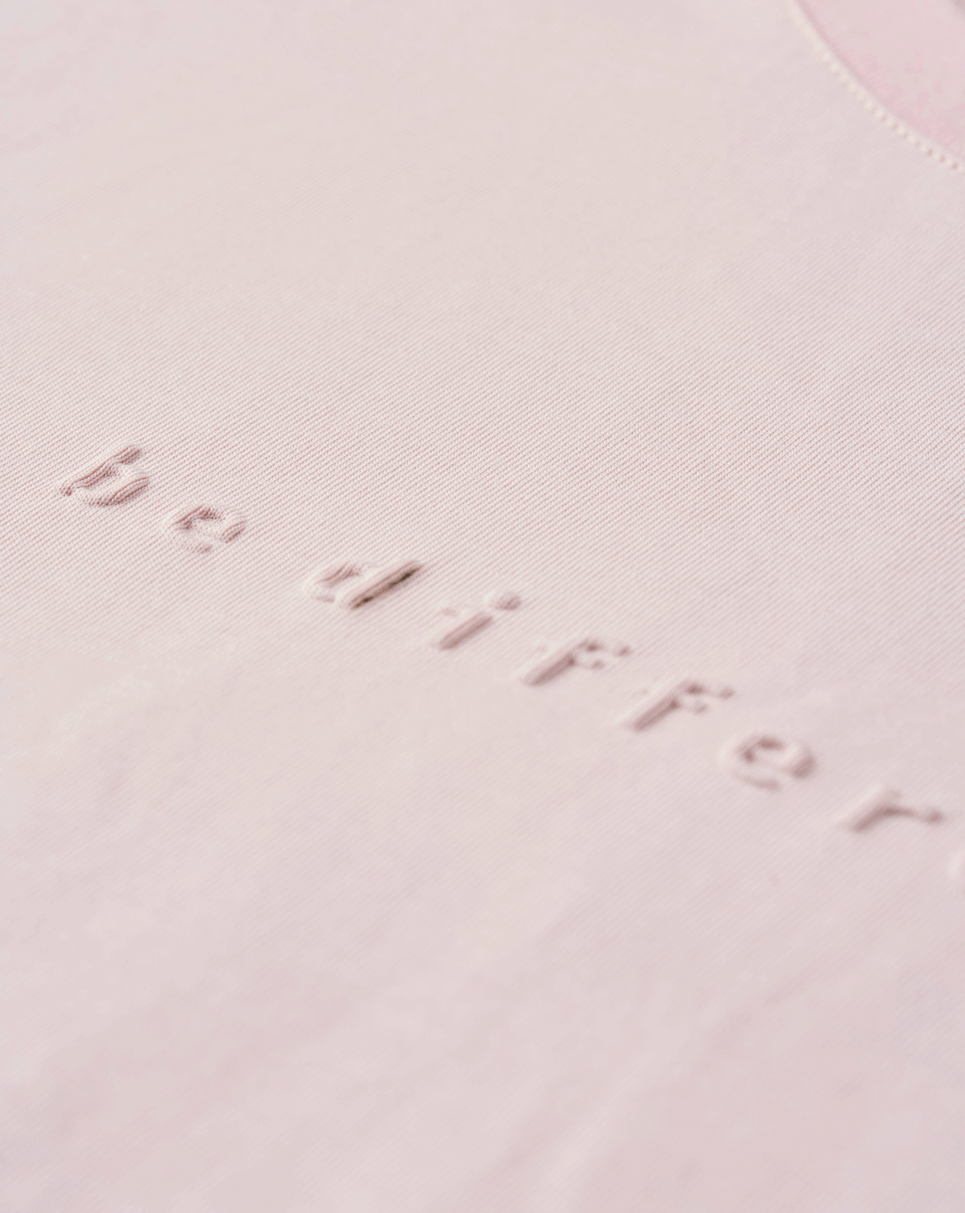 立體浮雕品牌標語涼感T恤(兩色)