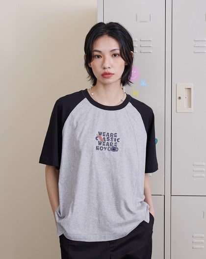 復古印花剪接下擺涼感T恤(兩色)