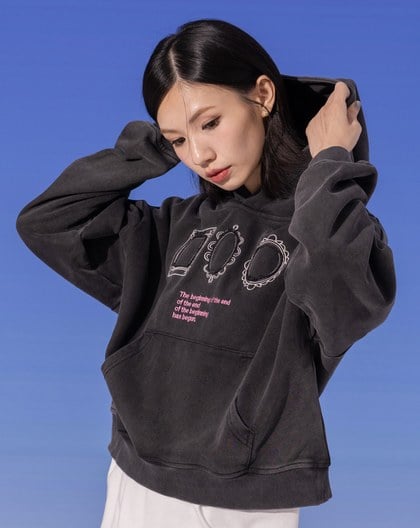 鏡面繡花洗舊感純棉口袋帽T