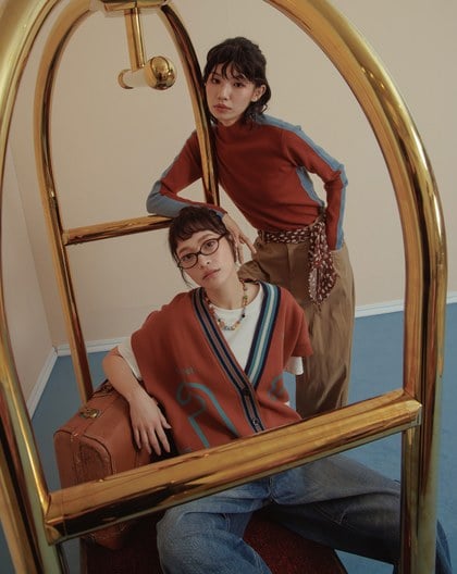 V領撞色落肩緹花針織背心(兩色)