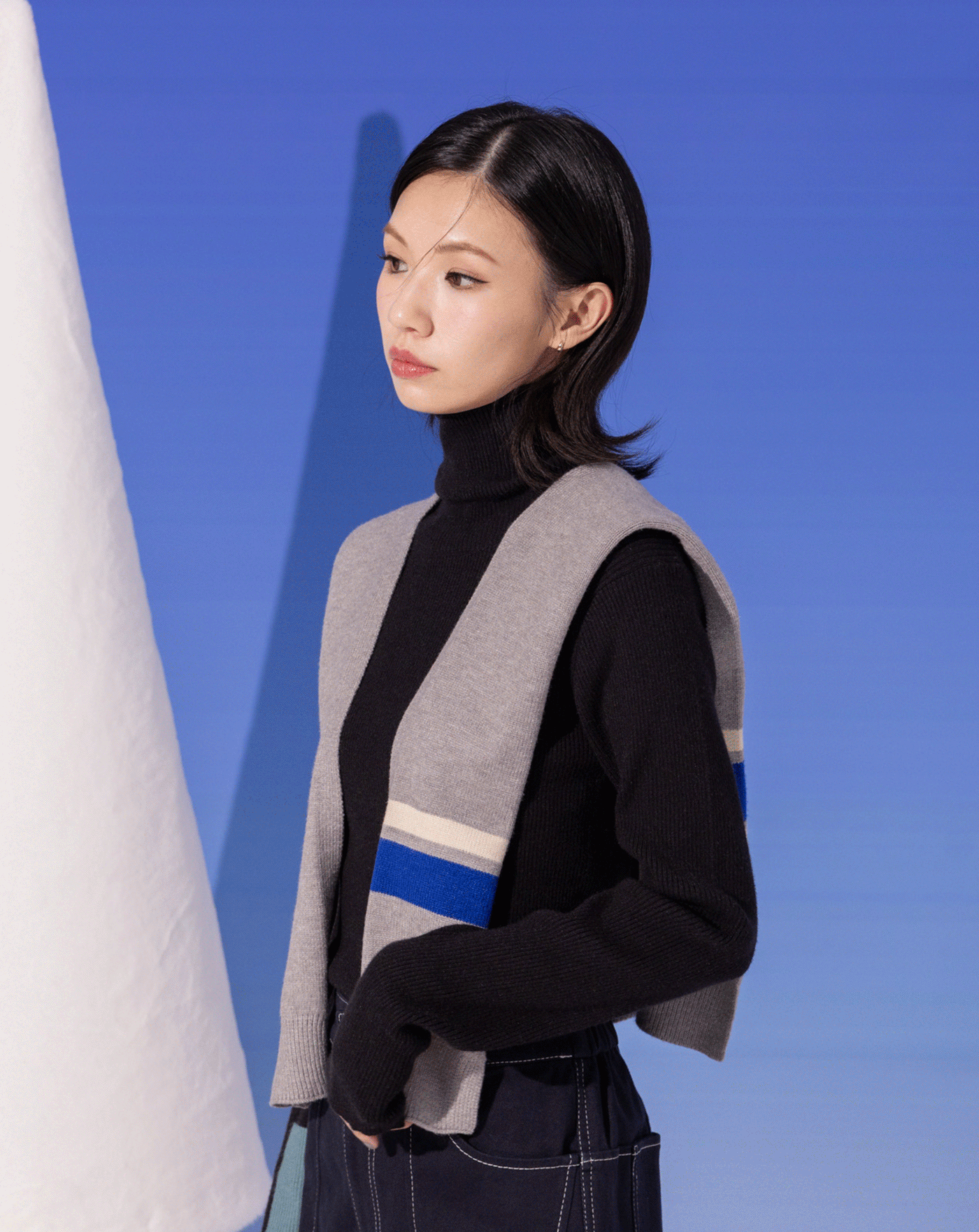 92繡花運動風針織披肩(兩色)