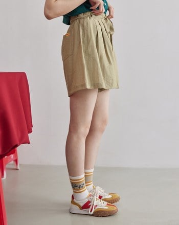 輕薄打褶綁帶寬鬆短褲(兩色)
