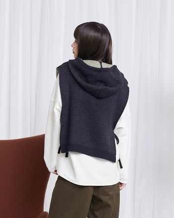 40+動動動起來側簍空連帽毛衣背心(兩色)