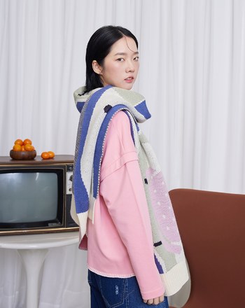 居家女孩與貓緹花圍巾(兩色)