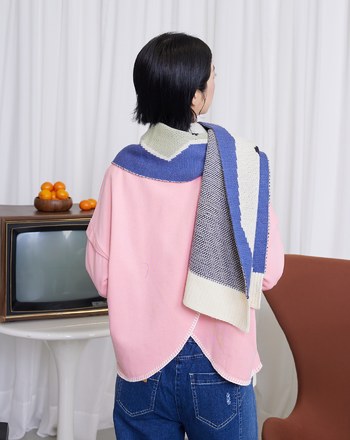 居家女孩與貓緹花圍巾(兩色)