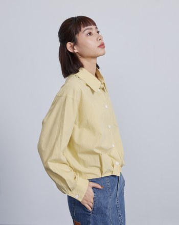 ➤織標後鬆緊造型領長袖襯衫(兩色)