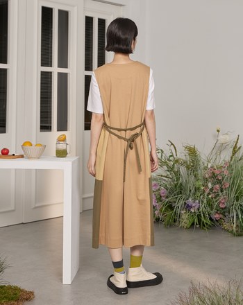 織標異材質拼接綁帶背心洋裝(兩色)