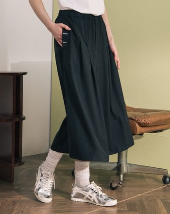 ➤抗皺釦洞造型口袋打褶傘裙(兩色)