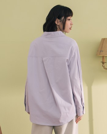 傾斜造型摺線口袋繡花襯衫(兩色)