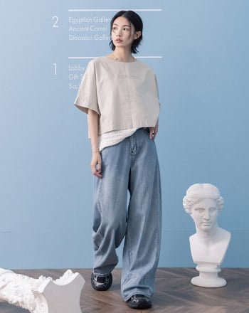 曖昧英文字印花背後打褶短版上衣(兩色)