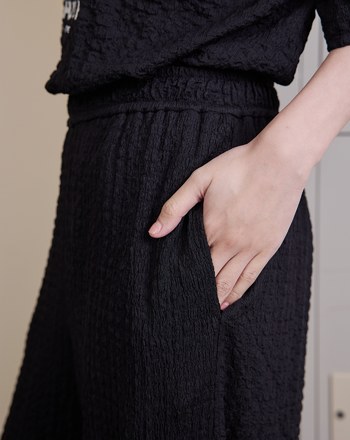 皺皺織紋彈性寬褲