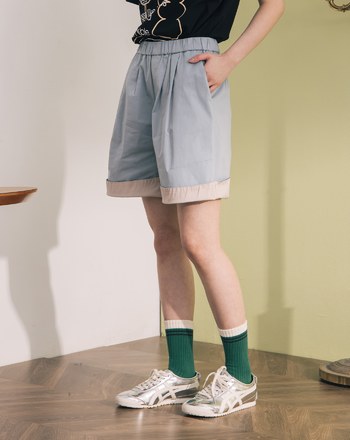 ➤可反折配色造型鬆緊短褲(兩色)