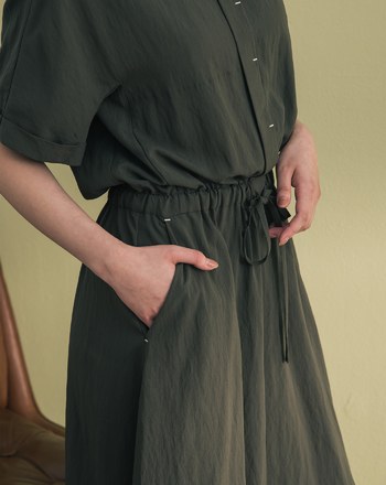 半開襟抽繩收腰短袖洋裝(兩色)