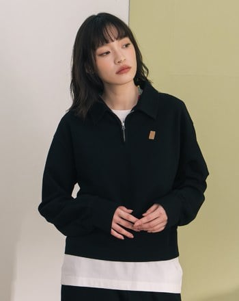 率性皮標造型拉鍊polo領上衣(兩色)